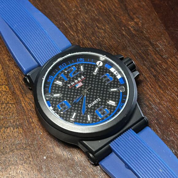 THRE3 USF9104 Quartz Analog Men's Watch - Picture 2 of 5